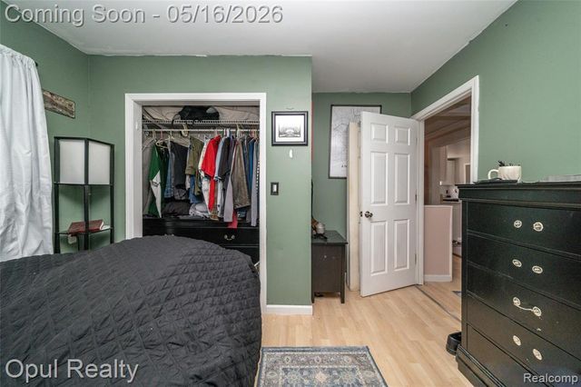 21001 Parker Street, Farmington, MI 48336