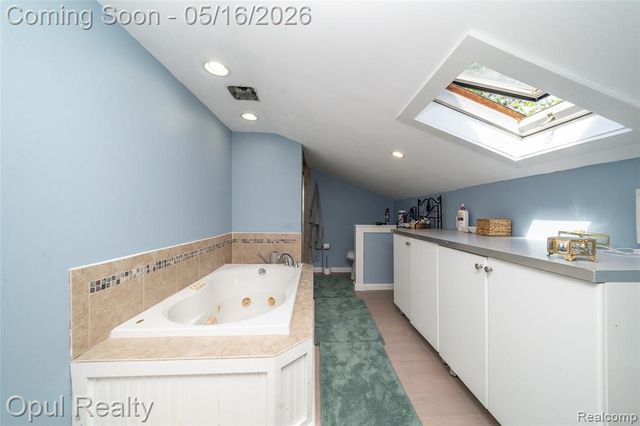 21001 Parker Street, Farmington, MI 48336