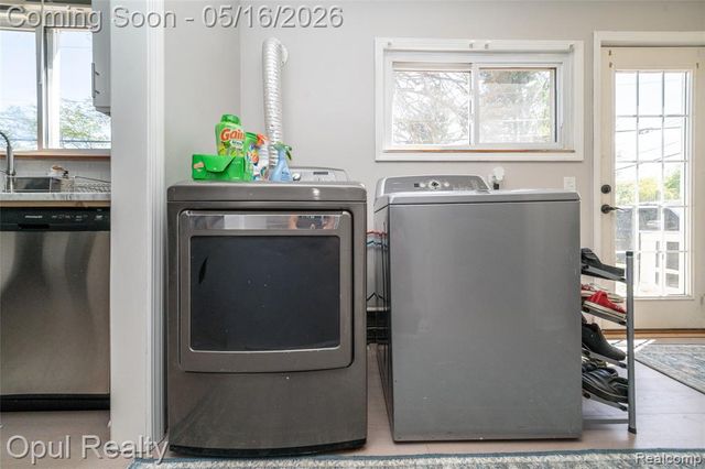 21001 Parker Street, Farmington, MI 48336