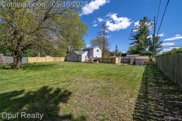 21001 Parker Street, Farmington, MI 48336