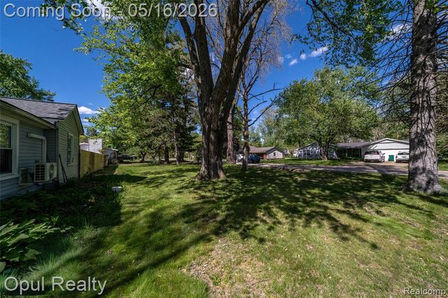 21001 Parker Street, Farmington, MI 48336
