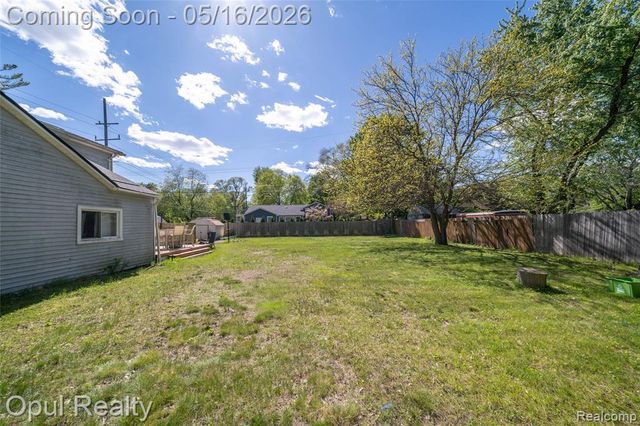 21001 Parker Street, Farmington, MI 48336