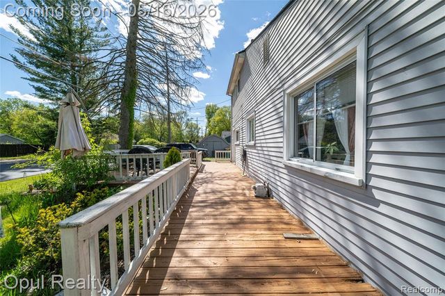 21001 Parker Street, Farmington, MI 48336
