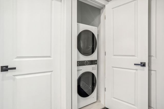 1327 E 52nd Street 202, Chicago, IL 60615