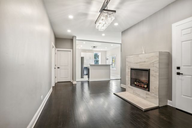 1327 E 52nd Street 202, Chicago, IL 60615