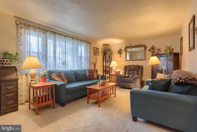 2 WERNI DR, Lebanon, PA 17042