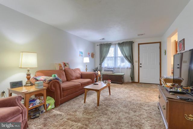 2 WERNI DR, Lebanon, PA 17042