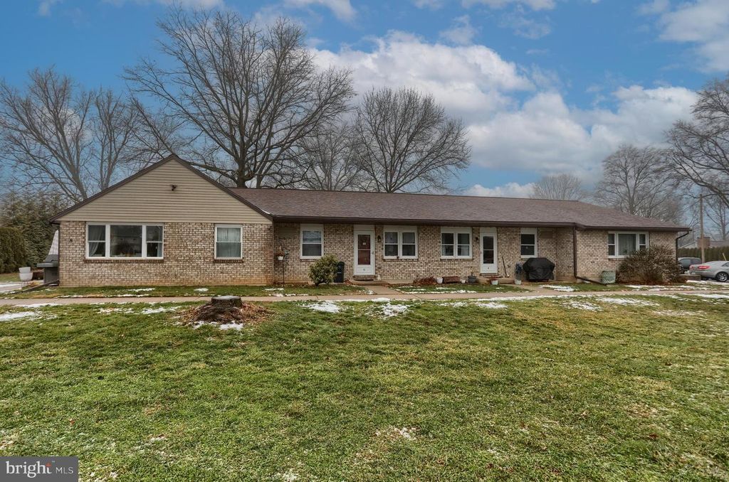 2 WERNI DR, Lebanon, PA 17042