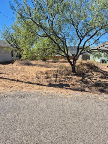 836 Aspen LN, Cottonwood Shores, TX 78657