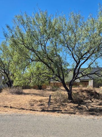836 Aspen LN, Cottonwood Shores, TX 78657