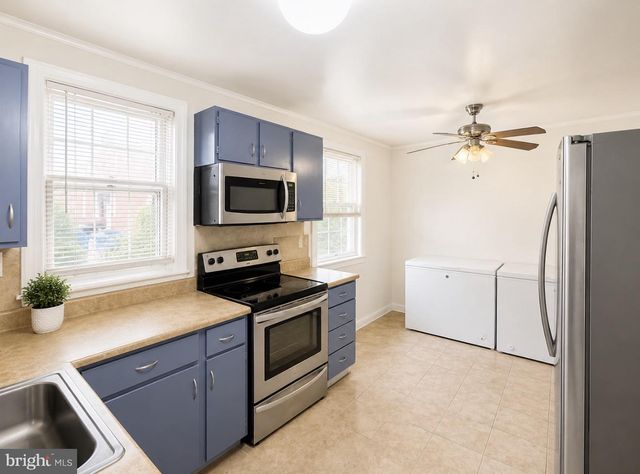 1221 KNORR ST, Philadelphia, PA 19111