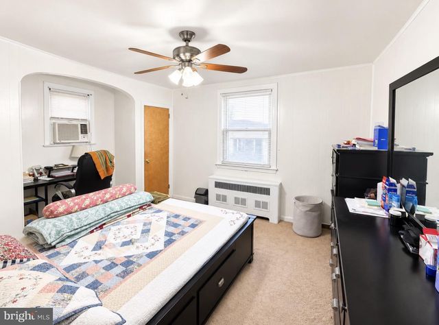 1221 KNORR ST, Philadelphia, PA 19111