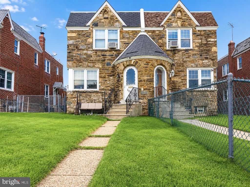 1221 KNORR ST, Philadelphia, PA 19111