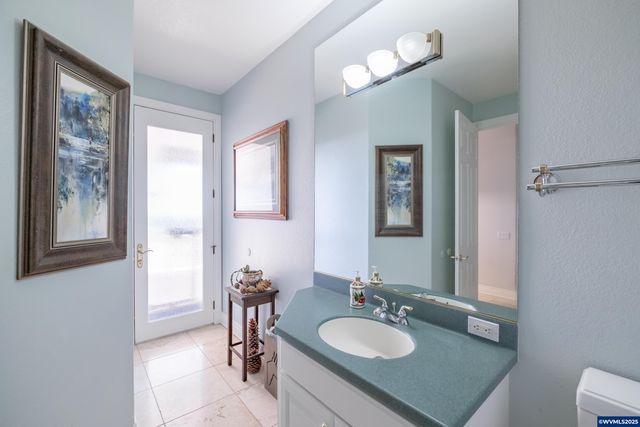 1920 Cochrane Ln, Dallas, OR 97338