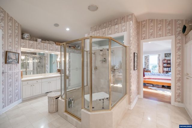 1920 Cochrane Ln, Dallas, OR 97338