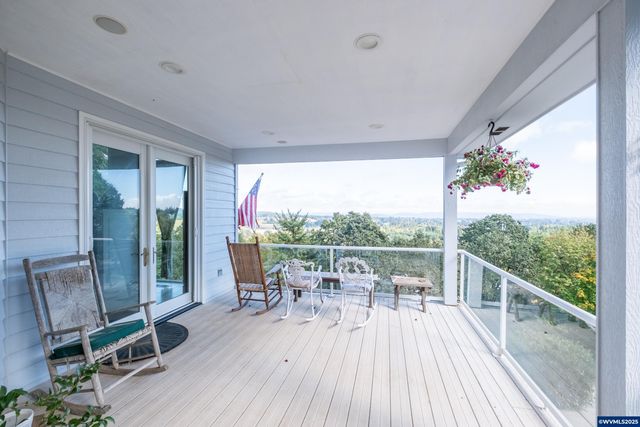 1920 Cochrane Ln, Dallas, OR 97338