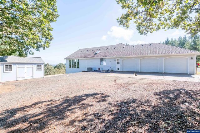 1920 Cochrane Ln, Dallas, OR 97338