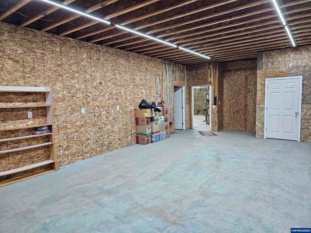 1920 Cochrane Ln, Dallas, OR 97338