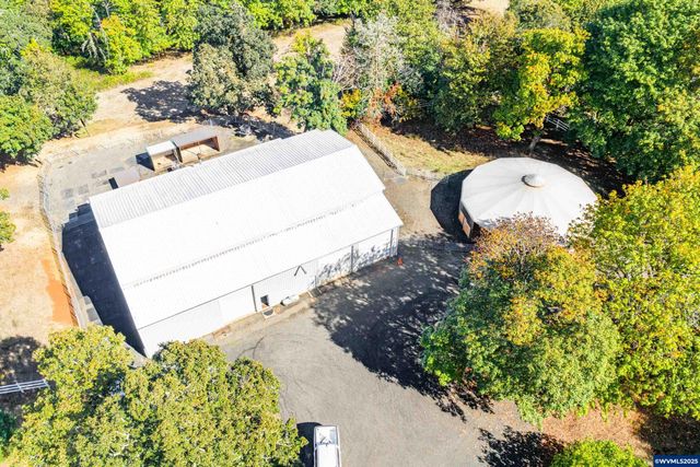 1920 Cochrane Ln, Dallas, OR 97338