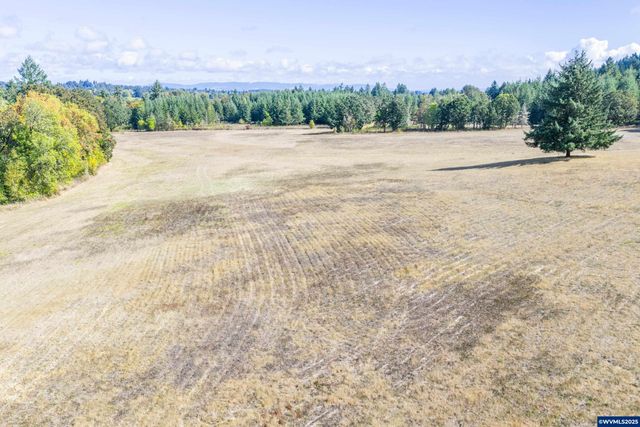 1920 Cochrane Ln, Dallas, OR 97338