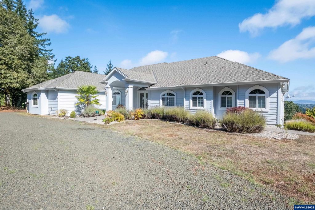 1920 Cochrane Ln, Dallas, OR 97338