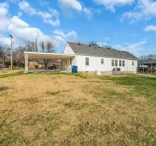 208 Hickory Dr, Shelbyville, TN 37160
