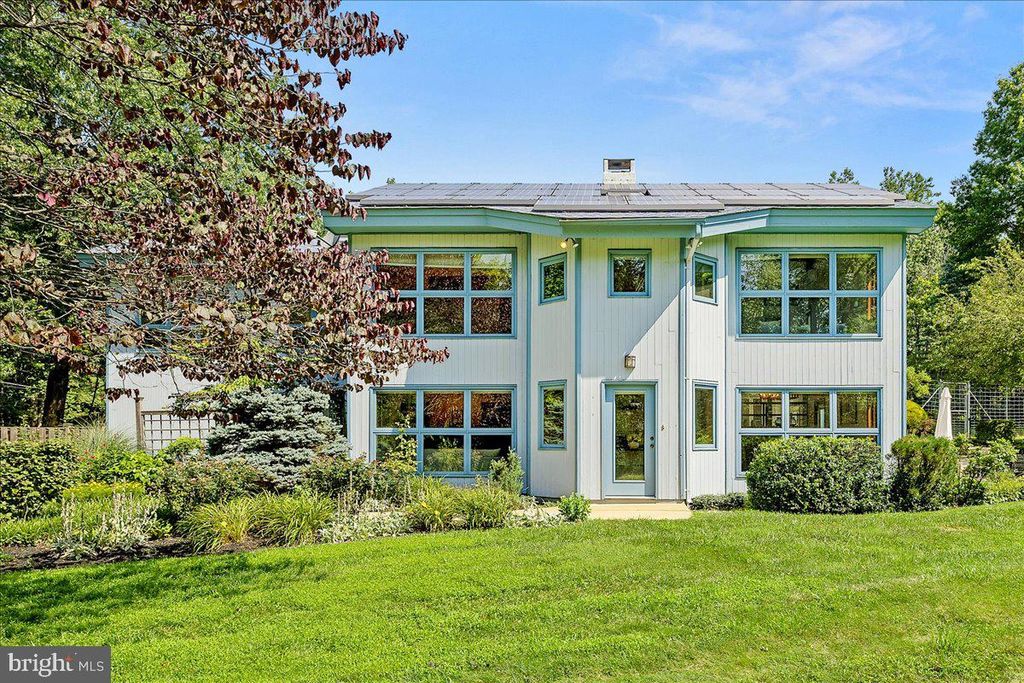 369 GRANDVIEW RD, Skillman, NJ 08558