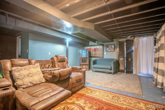 9621 Mesa Drive, St Louis, MO 63132