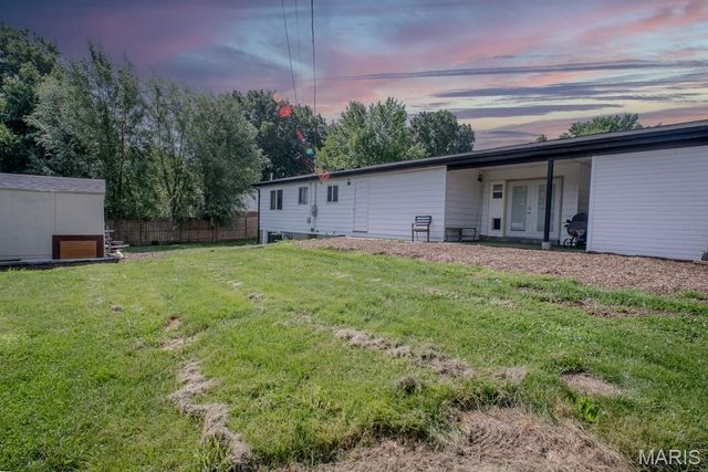 9621 Mesa Drive, St Louis, MO 63132