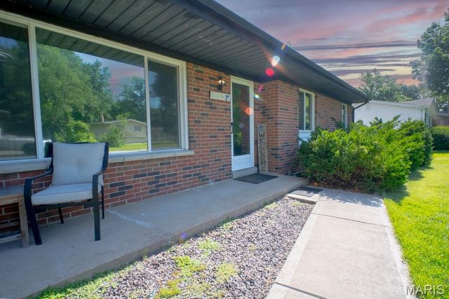 9621 Mesa Drive, St Louis, MO 63132