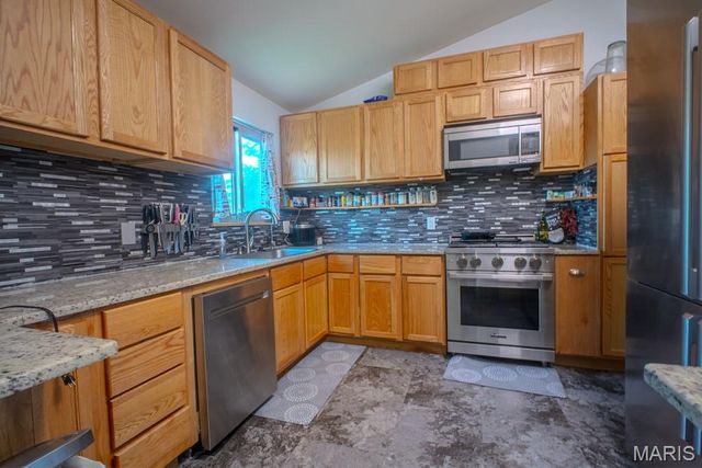 9621 Mesa Drive, St Louis, MO 63132