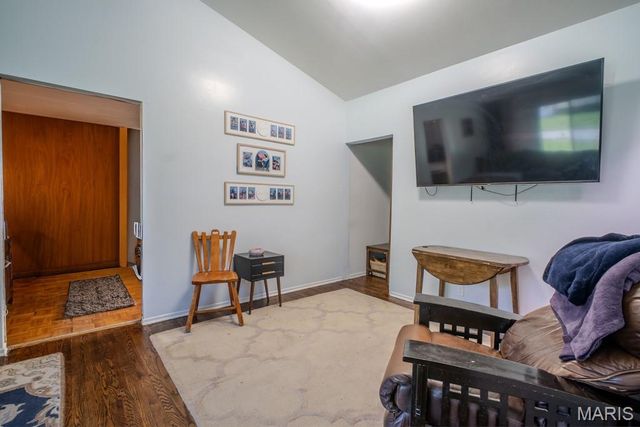 9621 Mesa Drive, St Louis, MO 63132