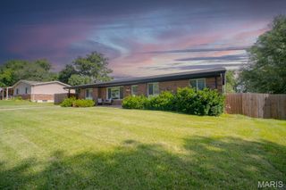 9621 Mesa Drive, St Louis, MO 63132