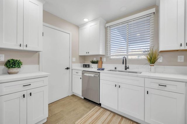 4212 Lyle St, Sacramento, CA 95821
