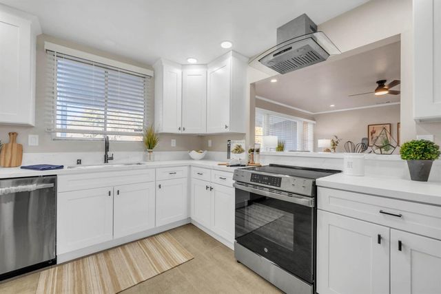 4212 Lyle St, Sacramento, CA 95821