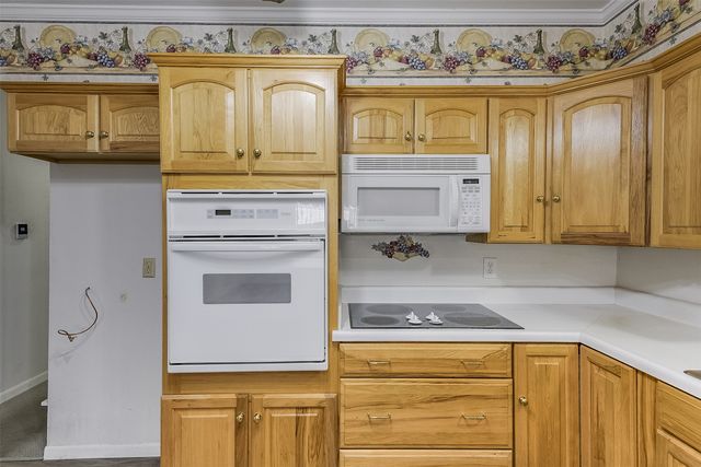 2130 Goerte Drive, Grand Prairie, TX 75051