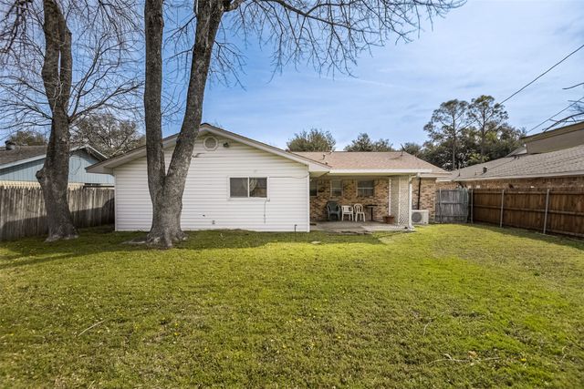 2130 Goerte Drive, Grand Prairie, TX 75051