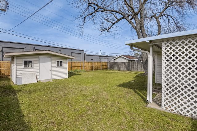 2130 Goerte Drive, Grand Prairie, TX 75051