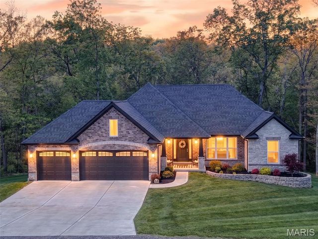 156 Eagle Fork Drive, Moscow Mills, MO 63362