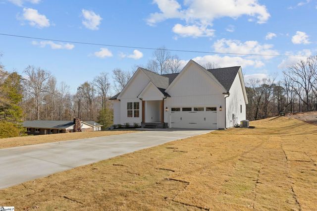 102 Millbrook Circle, Taylors, SC 29687