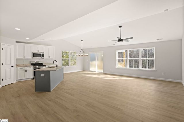 102 Millbrook Circle, Taylors, SC 29687