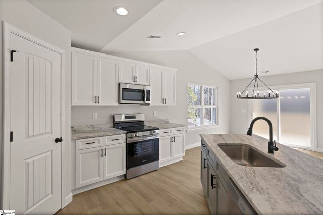 102 Millbrook Circle, Taylors, SC 29687