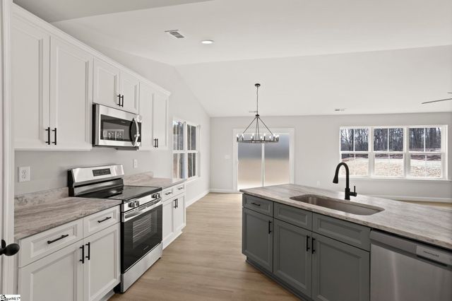 102 Millbrook Circle, Taylors, SC 29687