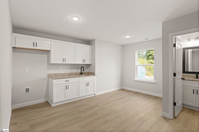 102 Millbrook Circle, Taylors, SC 29687