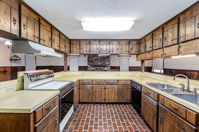 2507 Bayou Blue Rd, Houma, LA 70364