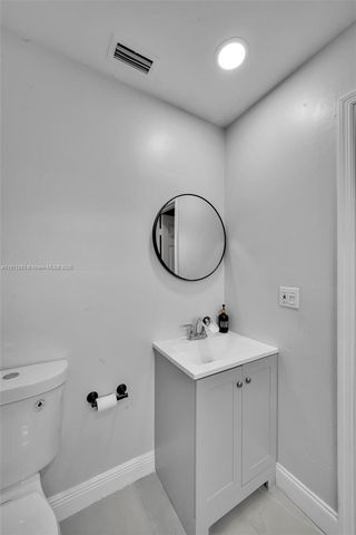 1581 SE Sutton St, Port St. Lucie, FL 34983