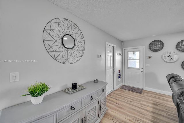 1581 SE Sutton St, Port St. Lucie, FL 34983