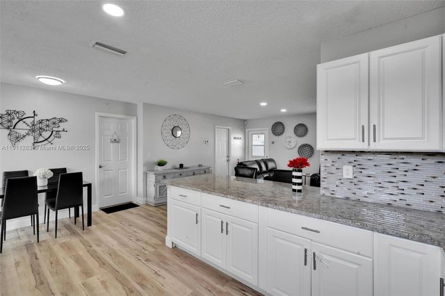 1581 SE Sutton St, Port St. Lucie, FL 34983