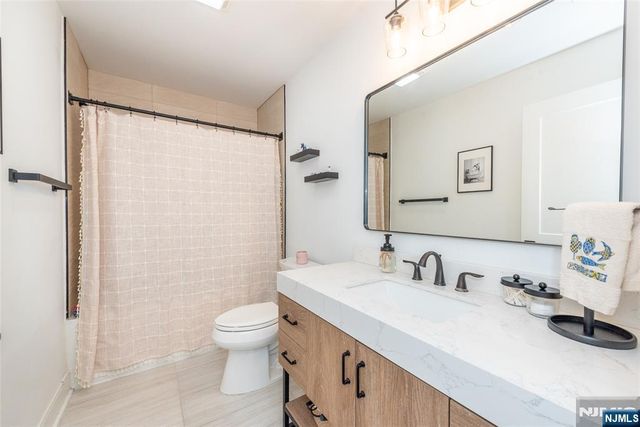 8 Deans Court, Fairfield, NJ 07004