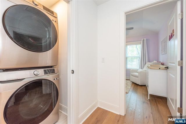 8 Deans Court, Fairfield, NJ 07004